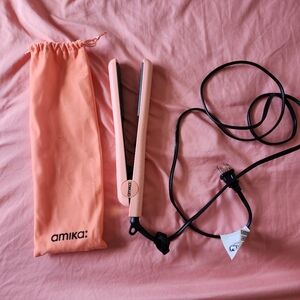 Amika Hair Straightener